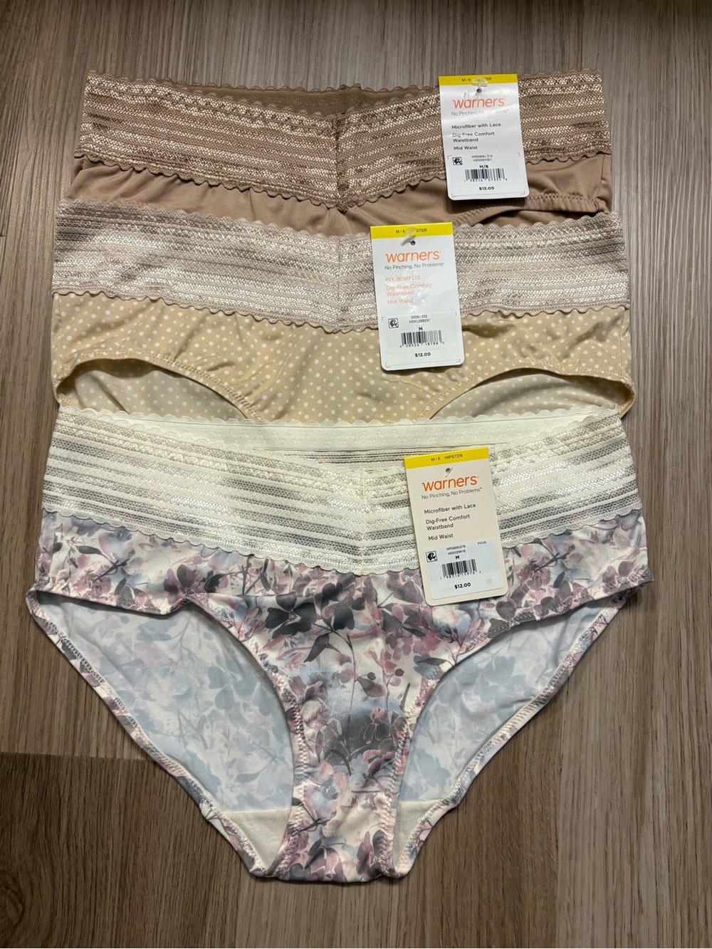 NWT!  Warner's Bundle of Three Size Medium Hipster Panties Microfiber with Lace